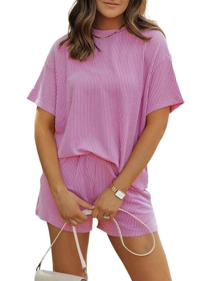 Dame fritidsoutfit med stribet design og løs pasform Stilla