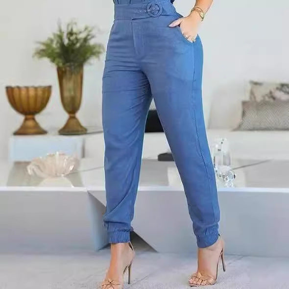 Dame afslappet jumpsuit med ruffles detaljer og justerbart taljebælte Skovae