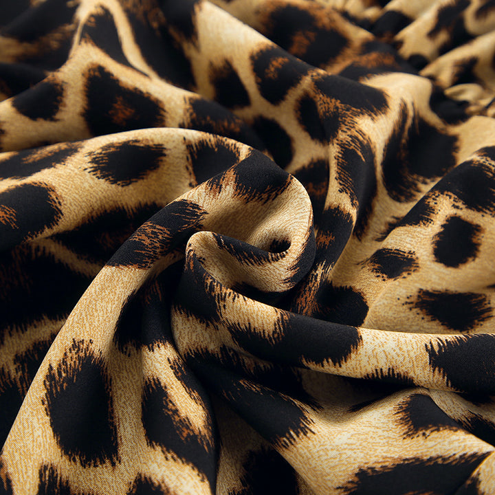 Dame fritidssæt med leopardmønster og legende flæsedetaljer Stilla