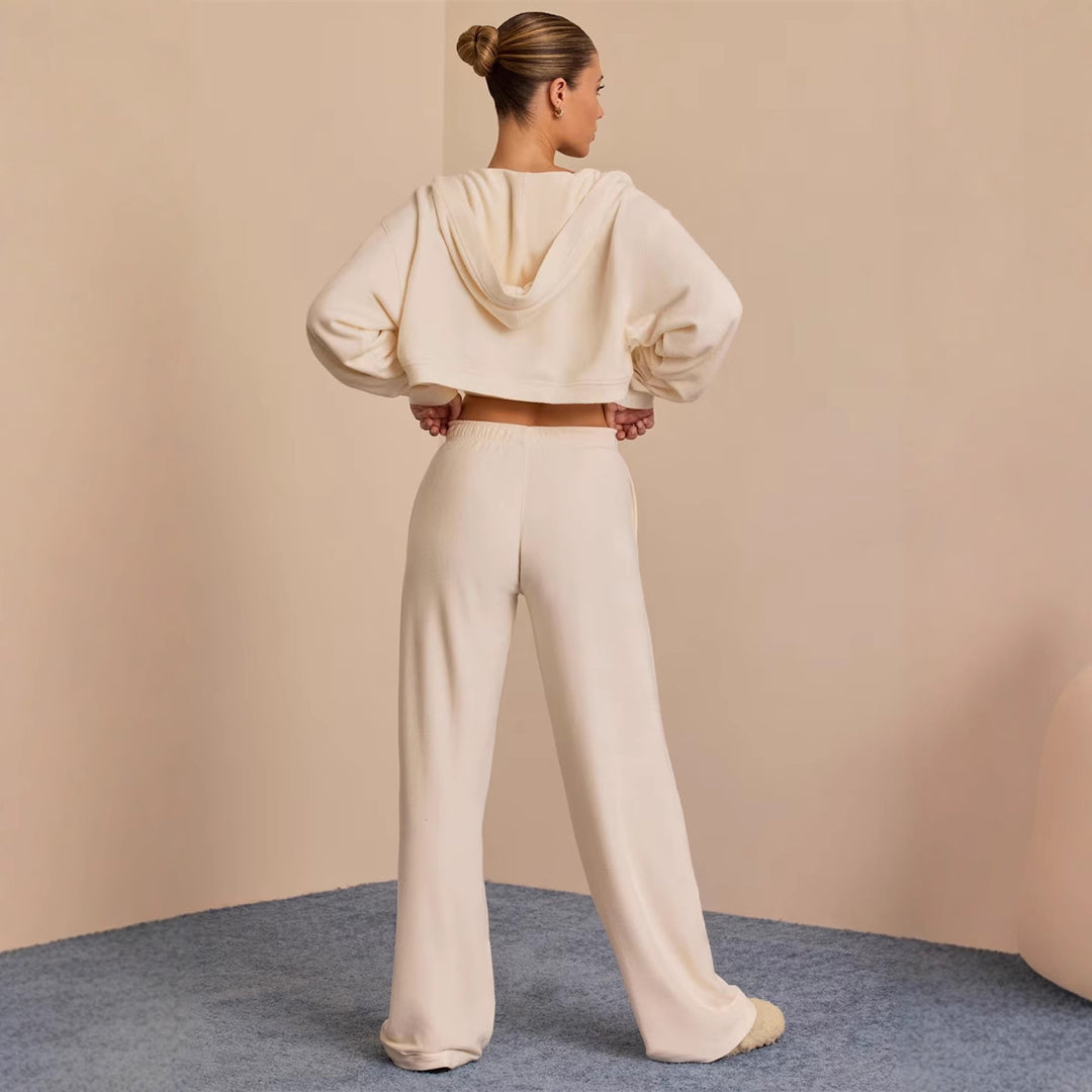 Kvinders afslappede lounge sæt med cropped top og bred buks ben Skovae
