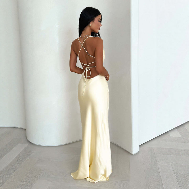 Dame Elegant satin aftenkjole med spaghetti stropper og flydende snit Skovae