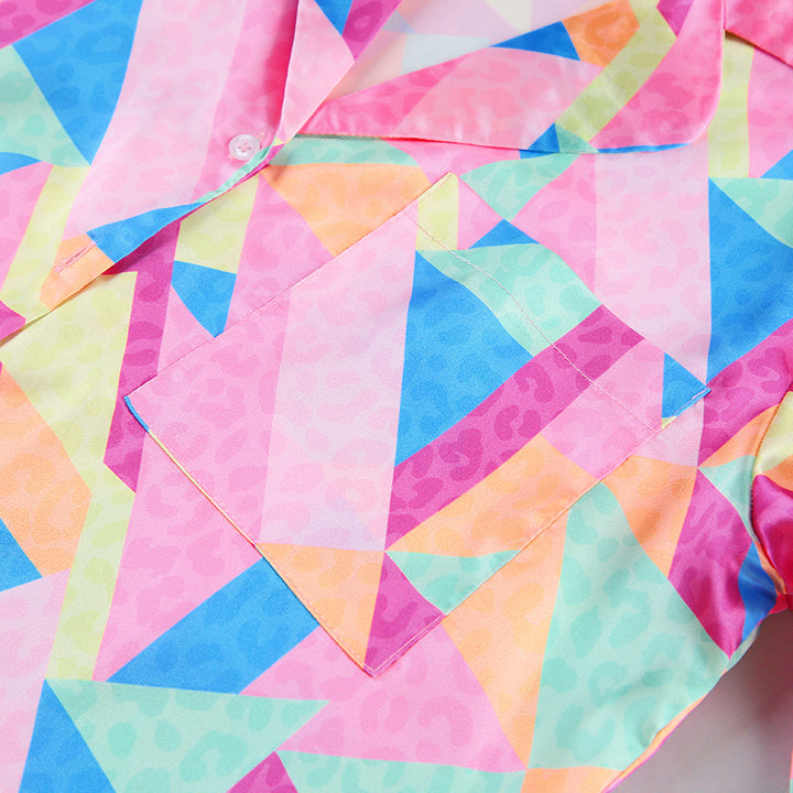 Dame natkjole med farverigt geometrisk mønster og elegant krave Stilla