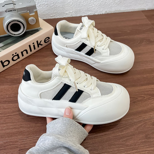 Dame sneakers i moderne design med åndbart mesh-overflade og fleksibelt såleprofil Stilla