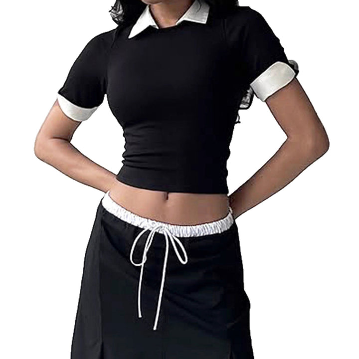 Damen cropped T-Shirt mit elegantem Kragen und Halblangen Ärmeln Skovae