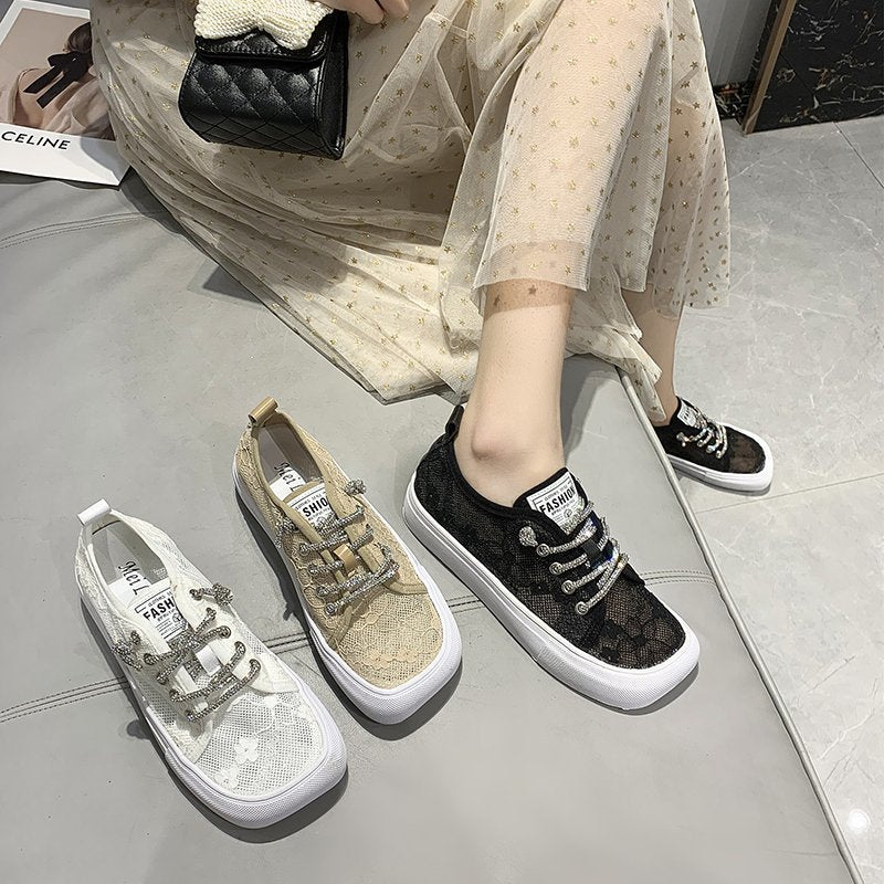 Dame mode sneakers med elegant spidse mønster og glitrende snørebånd Stilla