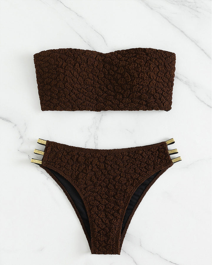 Dame bandeau-bikini med struktureret top og dekorative detaljer Skovae