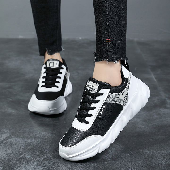 Dame nan urban volumniøse sneakers med blødt kunstpelsfor, polstret indgang og markant profil sål Skovae