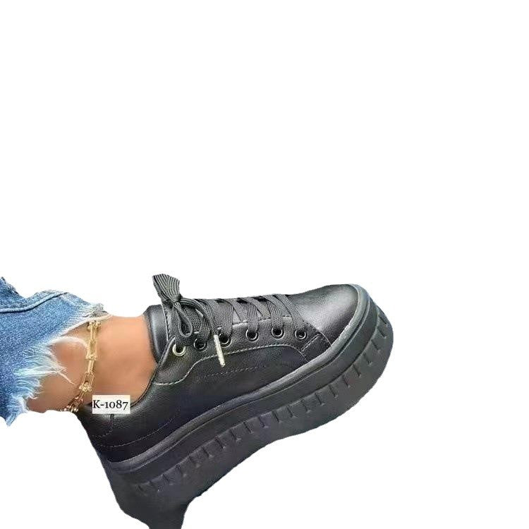 Dame Plateau Sneakers med skinnende detaljer og skridsikker sål Stilla