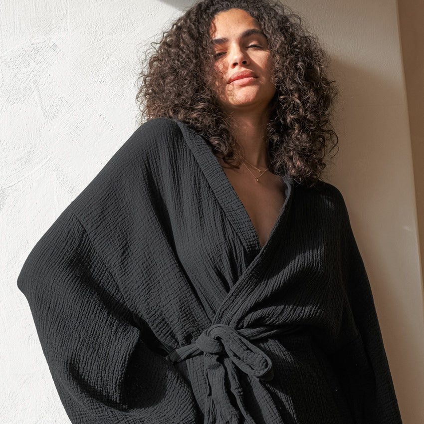 Dame Kimono-Kjole med elegante Flæsedetaljer Stilla
