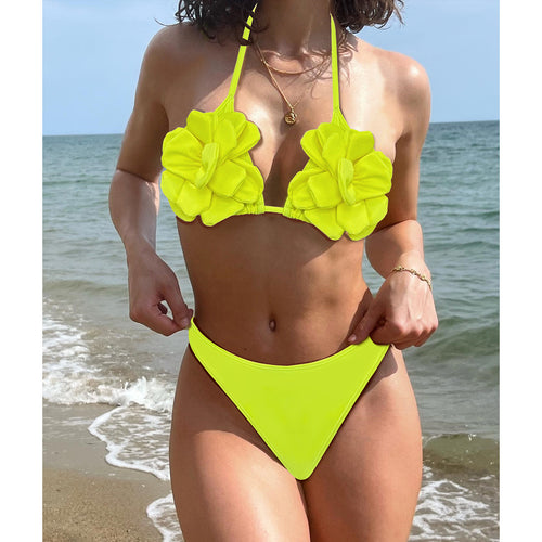 Dame bikini-sæt med iøjnefaldende blomster-puff-detaljer og sexet højt skåret trusse Stilla