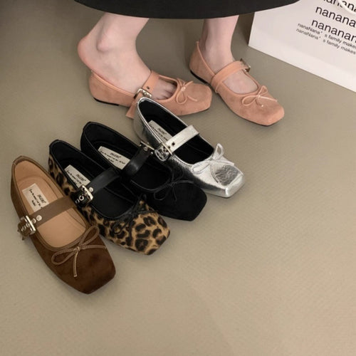 Dame ballerinas med justerbar rem og moderne sløjfedetalje Stilla