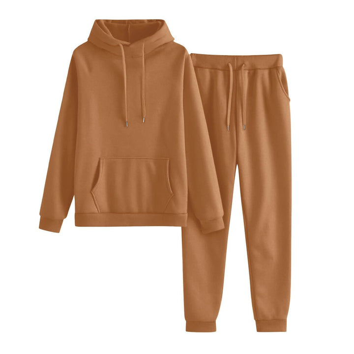 Dame hoodie og jogger sæt i en afslappet pasform med praktiske lommer Skovae
