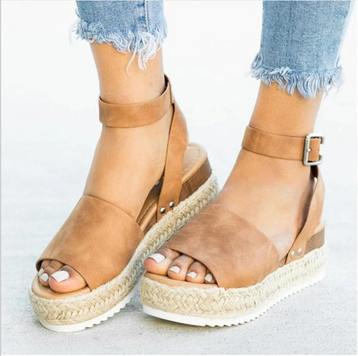 Dame Plateau-sandaler med elegant fodseng og justerbar rem Stilla