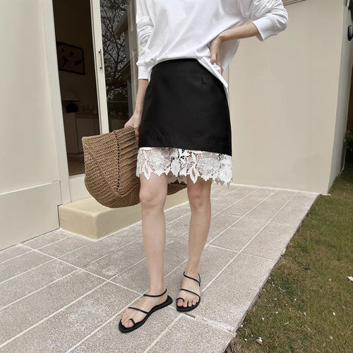 Dame blonde nederdel med elegant broderi og feminin silhuet Stilla
