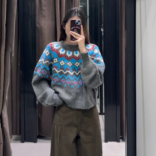 Damernes strikket sweater med farverigt mønster Stilla