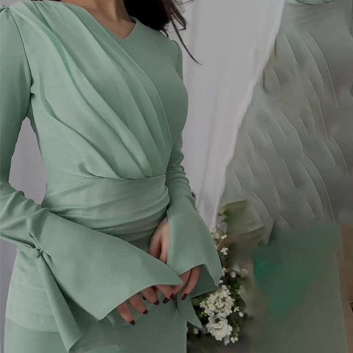 Dame elegant omslagsskjorte med asymmetrisk flæser og figursyet silhuet Stilla