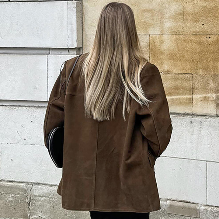 Dame Suede Blazerjakke med elegant pasform og praktiske lommer Stilla