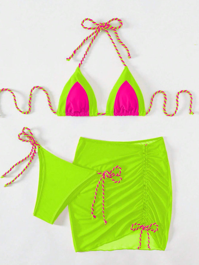 Dame bikini sæt med raffineret indpakningsskørt og farverigt knude-design Stilla