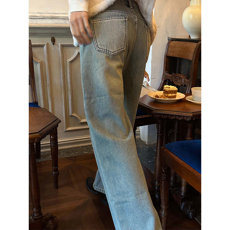 Dame løstsiddende jeans i klassisk stil med høj talje og tidløs vask Stilla