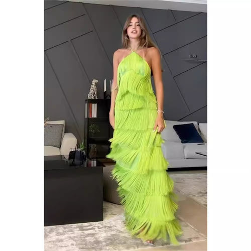 Kvindernes Lange Frynse Maxi Kjole med Justerbare Stropper og Elegant Drapering Design