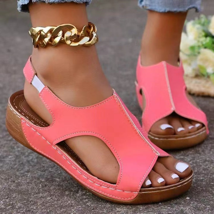 Dame Komfortable og moderigtige sandal med åbent design og ergonomisk fodseng Stilla