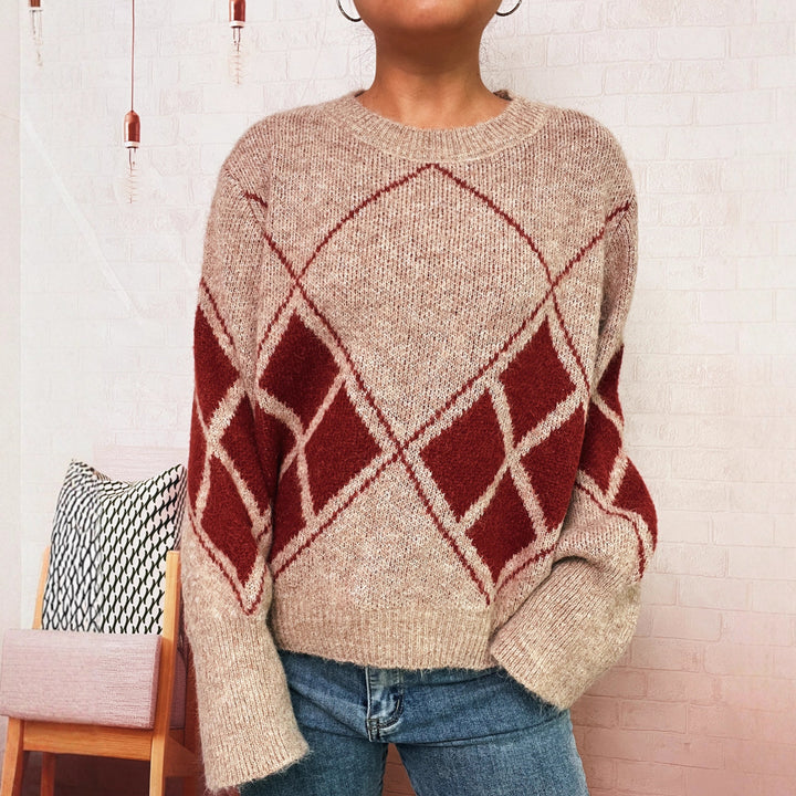 Kvinders strikkede sweater med moderne ternet mønster Stilla
