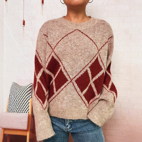 Kvinders strikkede sweater med moderne ternet mønster Stilla