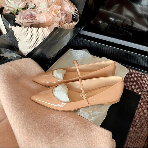 Dame elegante Ballerinas med moderne rem og skinnende overflade Stilla