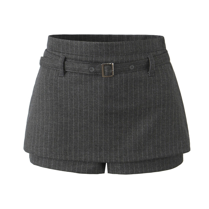 Dame elegante shorts med fine nålestriber og justérbart bælte Stilla
