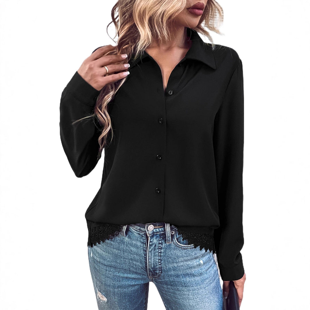Dame elegant bluse med blonde og knaplukning Stilla