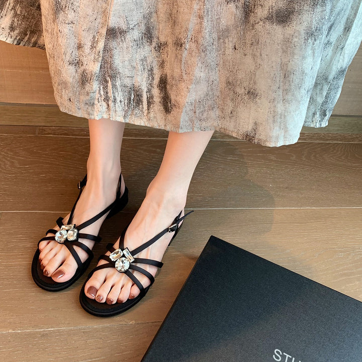 Dame elegante sandaler med funklende strassdetaljer og komfortabelt fodseng Stilla