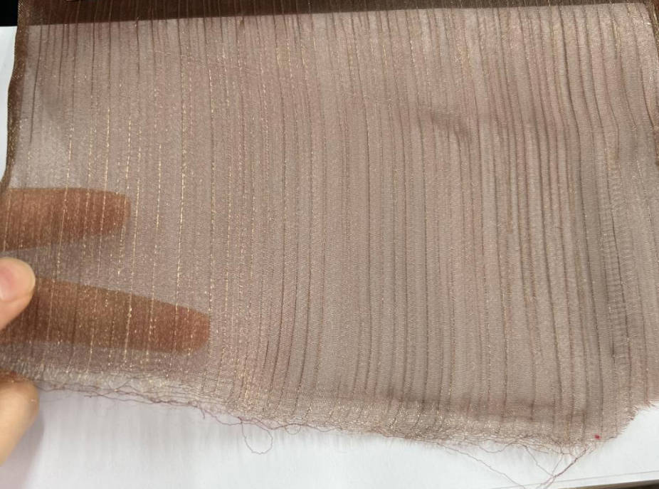 Dame Transparent Bluse med raffinerede rüscher og dekorerende Bindebånd Stilla