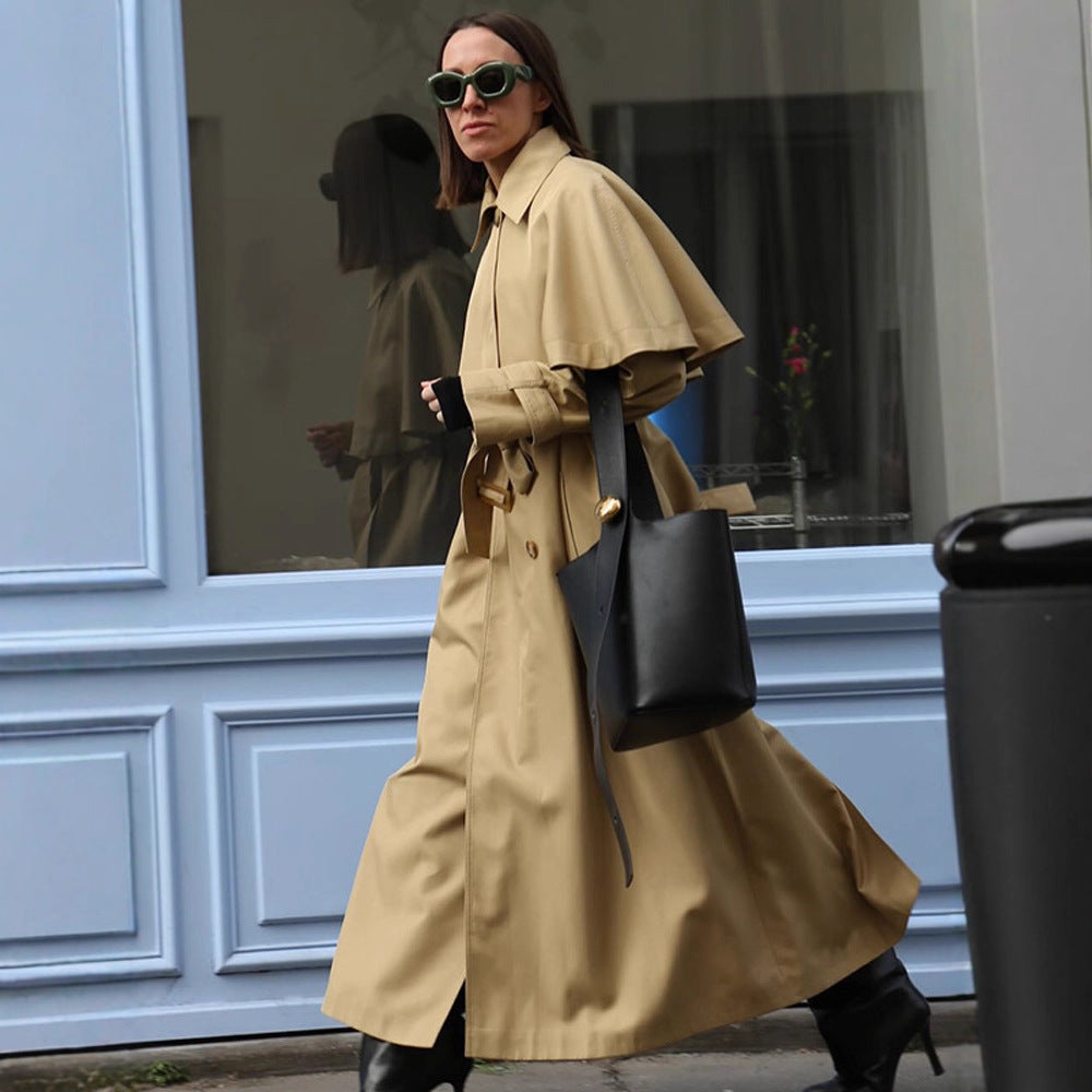 Dame trendy trenchcoat med bred oversize snit og aftagelig hætte Stilla