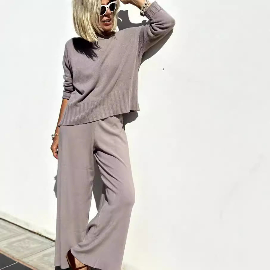 Dame komfortabel strik-loungewear-sæt med vide bukser og afslappet overdel Stilla