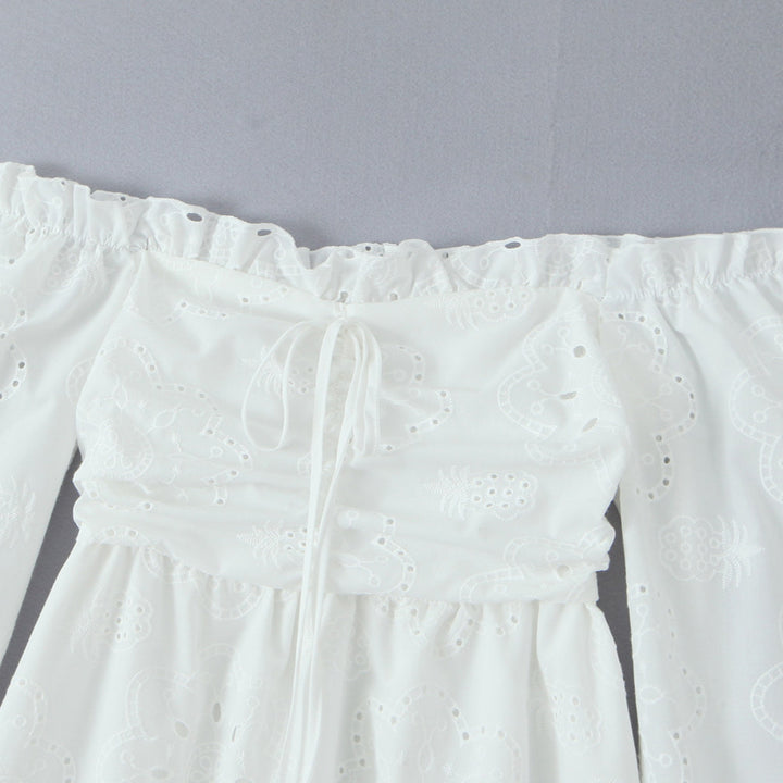 Dame Off-Shoulder Minikjole med voluminøse ærmer og blomsterformet hulmønster Stilla