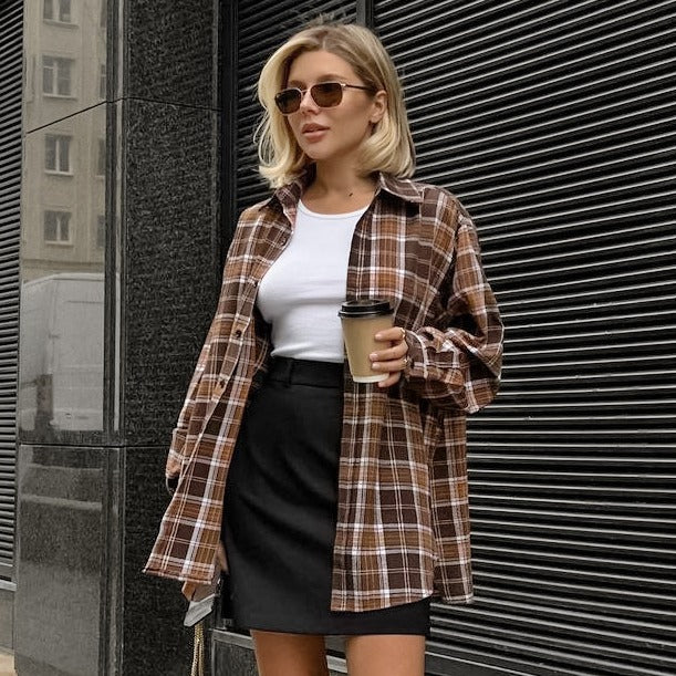 Dame flannel overshirt med moderne ternet mønster og casual snit Stilla