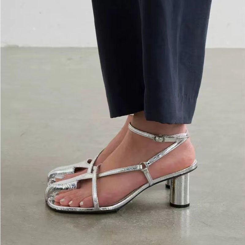 Femme Strappy Open-Toe Højhælede Sandaler med Metallic-Accent Stilla