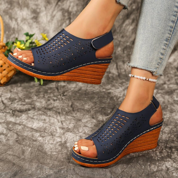 Dame åbne wedge-sandaler med luftig overfladestruktur og ergonomisk sål Stilla