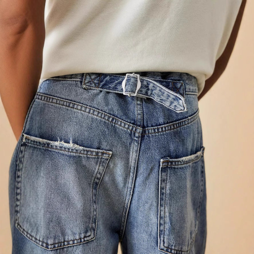 Dame løst skåret jeans i en afslappet stil med fashionable detaljer Skovae