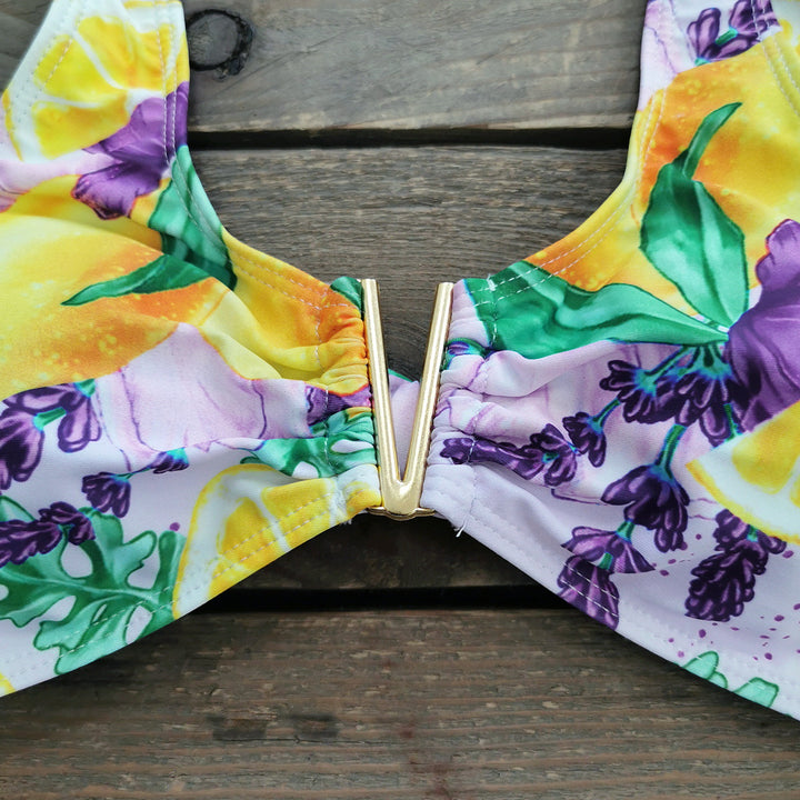 Dame bikini-sæt med smagfuld flæse-design og glad frugt-print Stilla