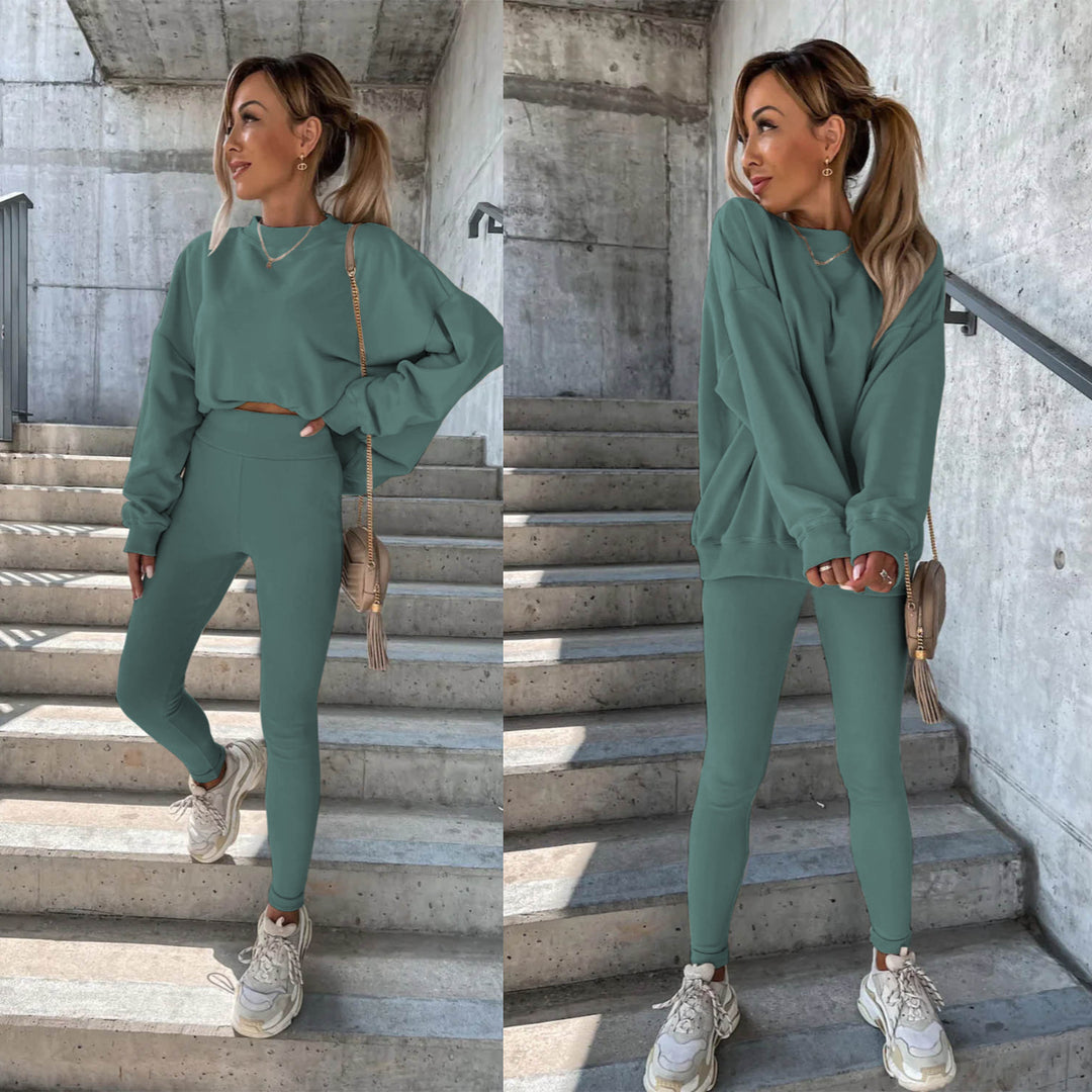Kvinders sporty fritidssæt med afslappet oversized sweatshirt og tætsiddende leggings Skovae