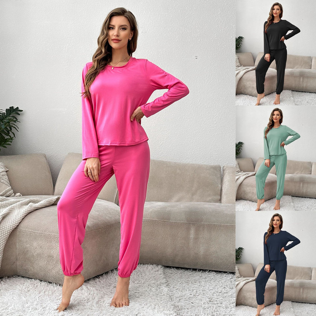 Dame pyjamasæt lavet af blødt materiale med lange ærmer og elastisk bånd Stilla