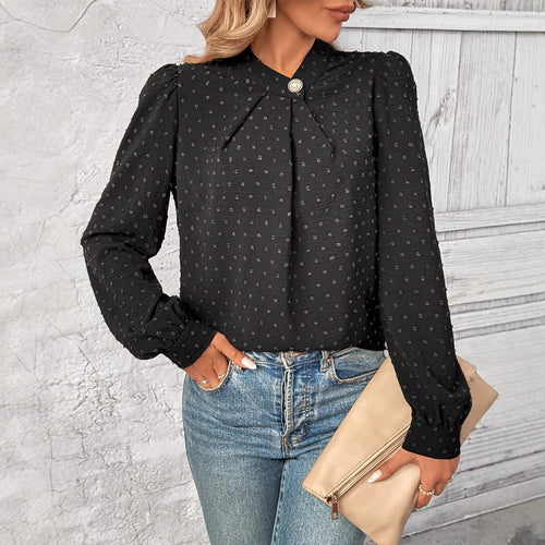 Dame elegant bluse med flæse detaljer og klassisk knapdesign Stilla