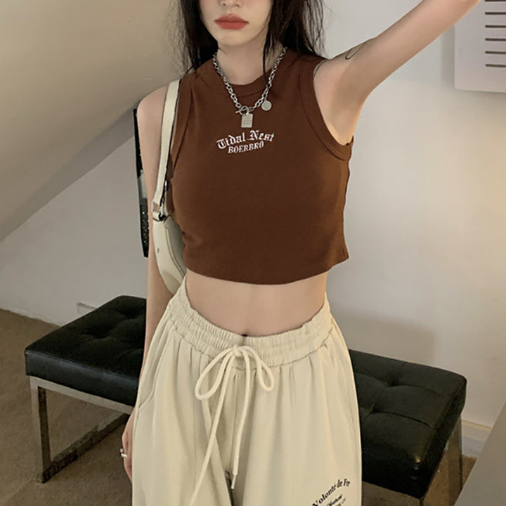 Kvindernes Crop Top med Høj Krave og Subtilt Logo Skovae