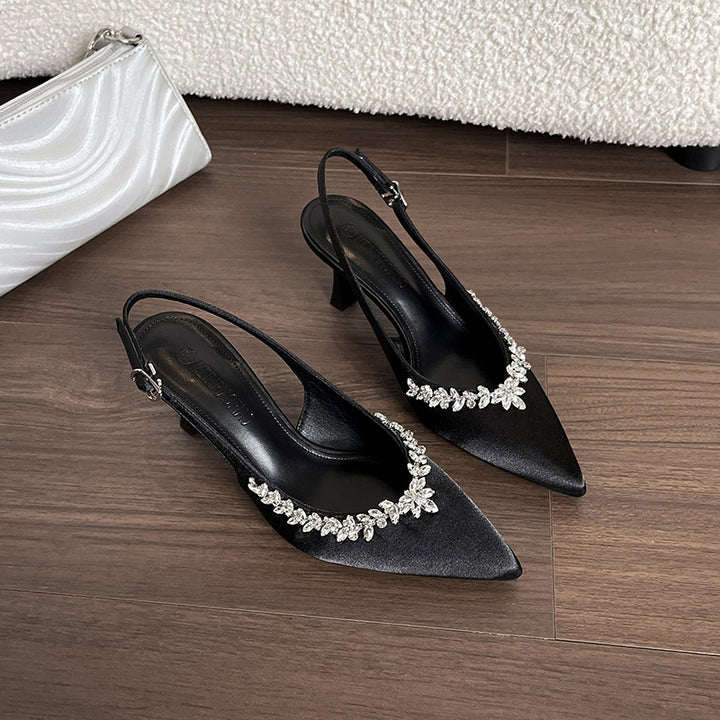 Dame Sling-Pumps med glitrende strass-udsmykning og elegant design Stilla