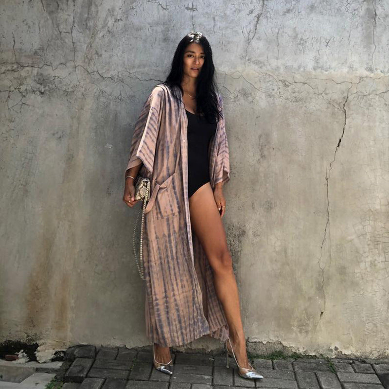 Dame strandvenlig kaftan med lang skæring og elegant bindebælte Stilla