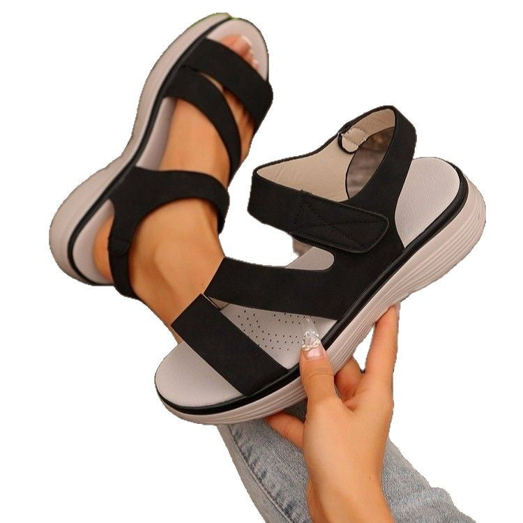 Dame platform-sandal med justerbare krydsremme og dæmpende sål Stilla