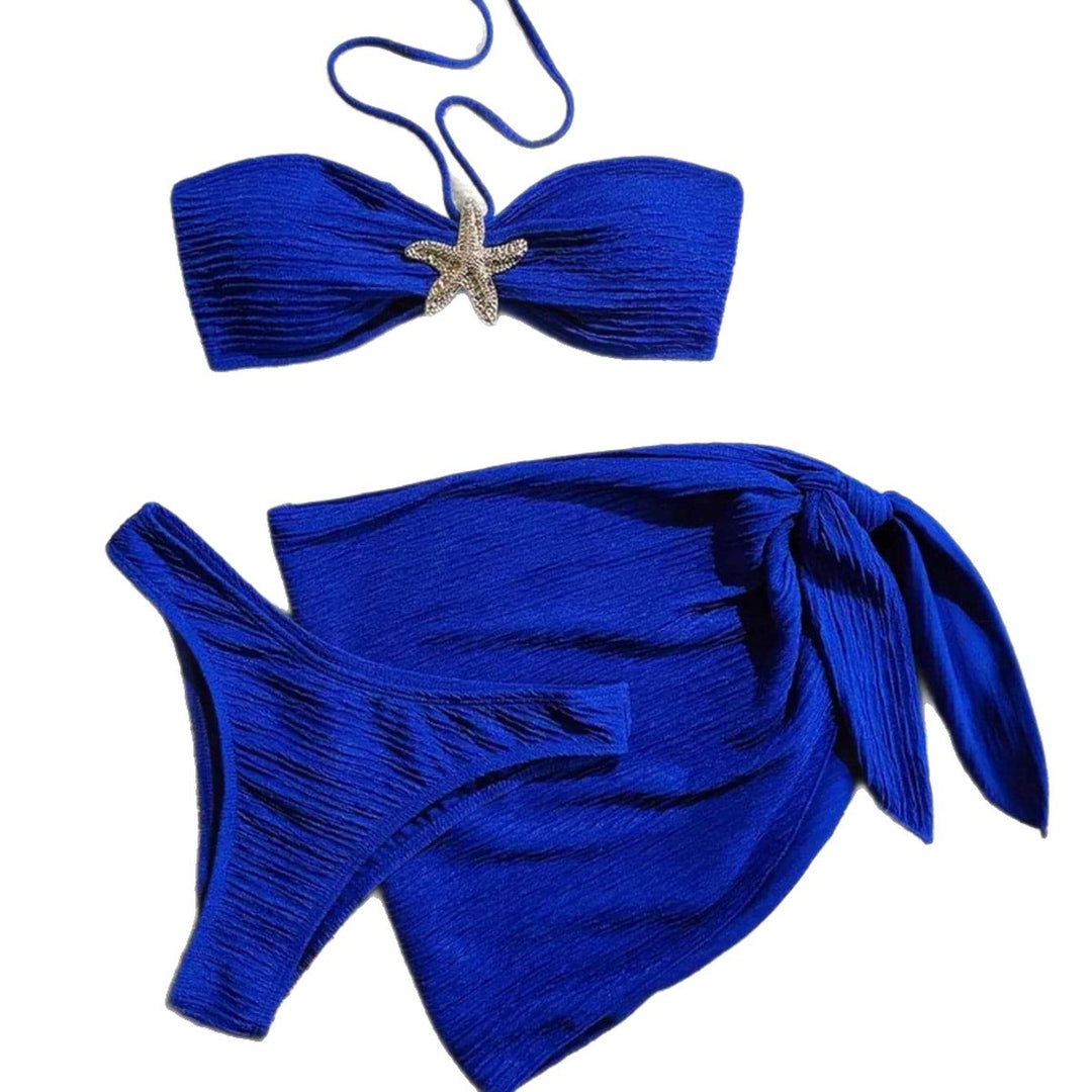 Dame bandeau-bikini med ornamental stjerne-detail og moderne indpakningsnederdel Skovae