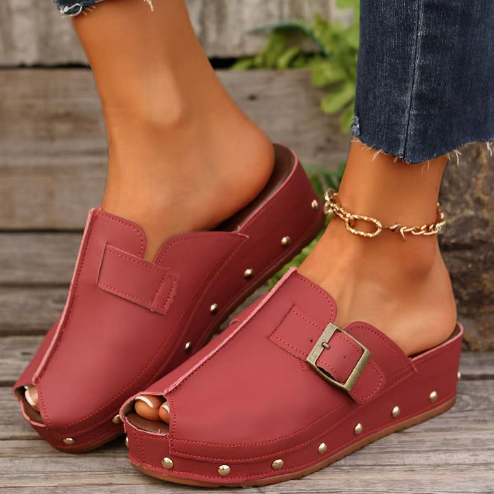 Dame Wedge-sandaler med elegante nitter og mode rem Stilla