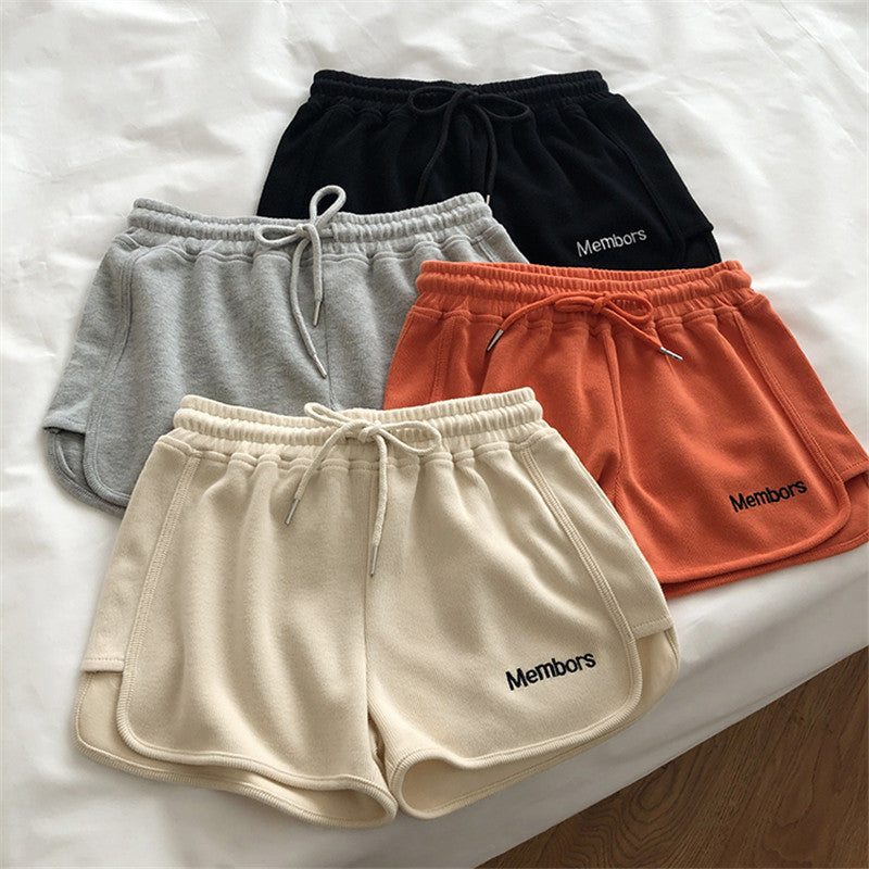 Femme Casual Højtskaffede Lounge-Shorts med broderet detalje Stilla
